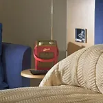 The Berkeley Square 4*
