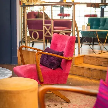 The Berkeley Square מלון 4*