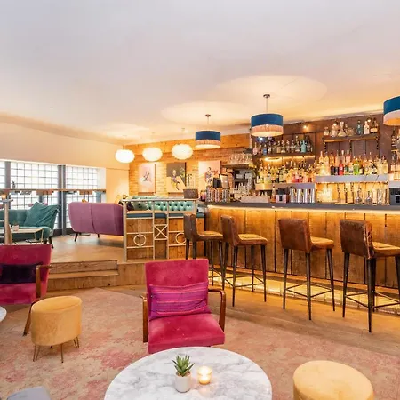 The Berkeley Square מלון 4*