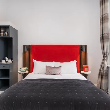 The Berkeley Square מלון 4*