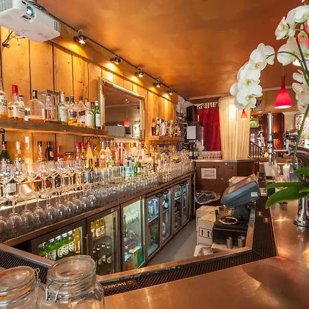 The Berkeley Square 4*