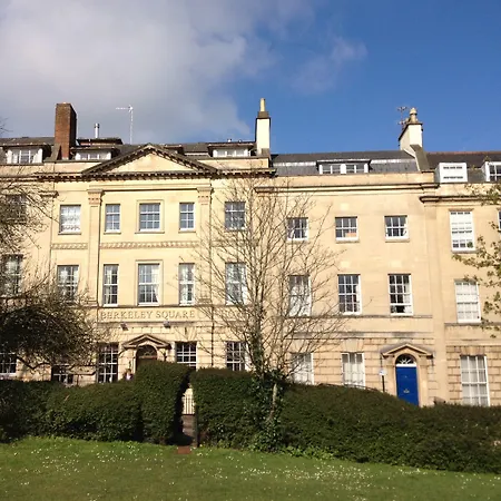 The Berkeley Square מלון 4*