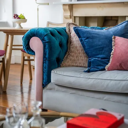 The Berkeley Square 4*
