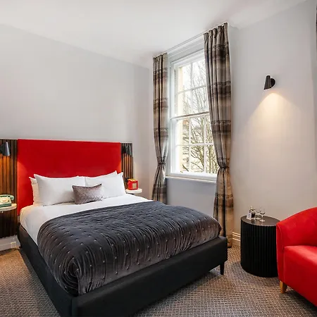 The Berkeley Square 4*