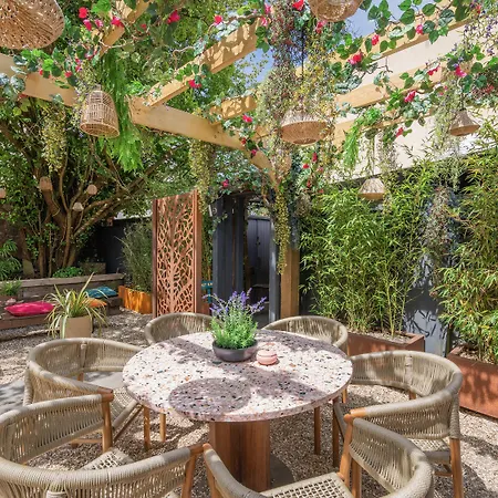 The Berkeley Square Hotel