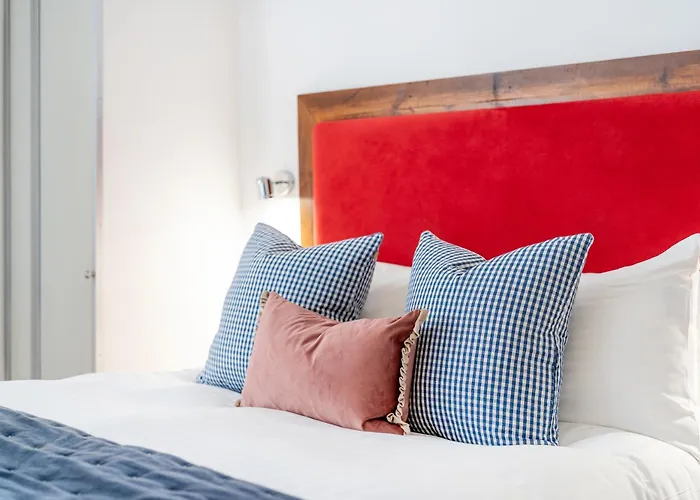 Отель The Berkeley Square 4*