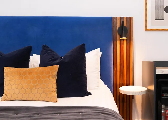 The Berkeley Square Отель 4*