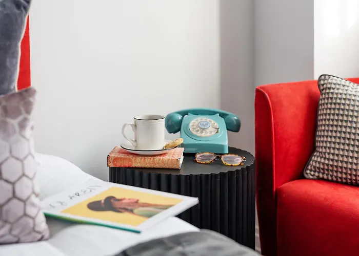 The Berkeley Square 4*