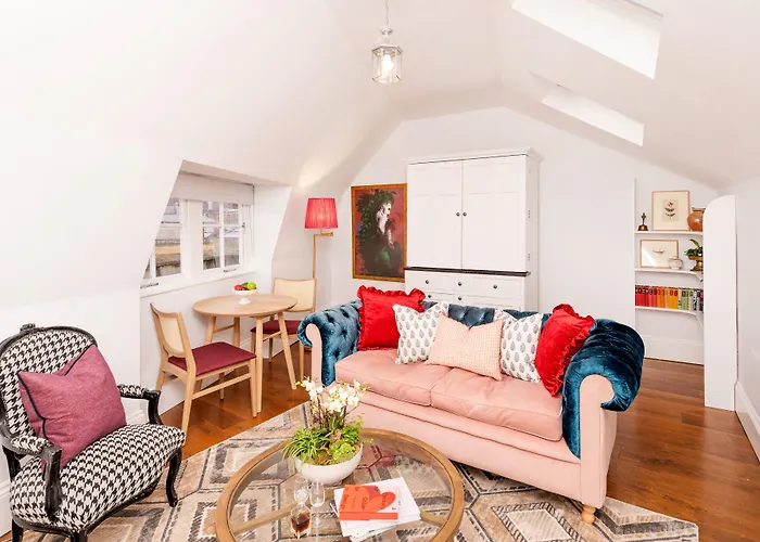 The Berkeley Square Отель Бристоль