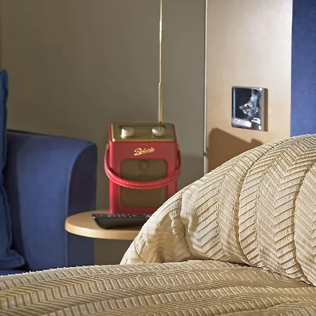 The Berkeley Square 4*