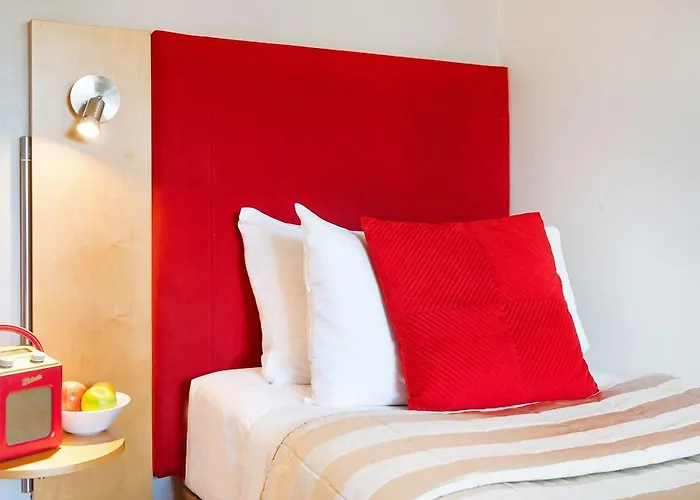 The Berkeley Square Hotel